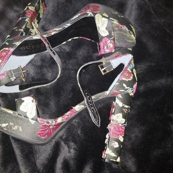 platform heels - Picture 4 of 4